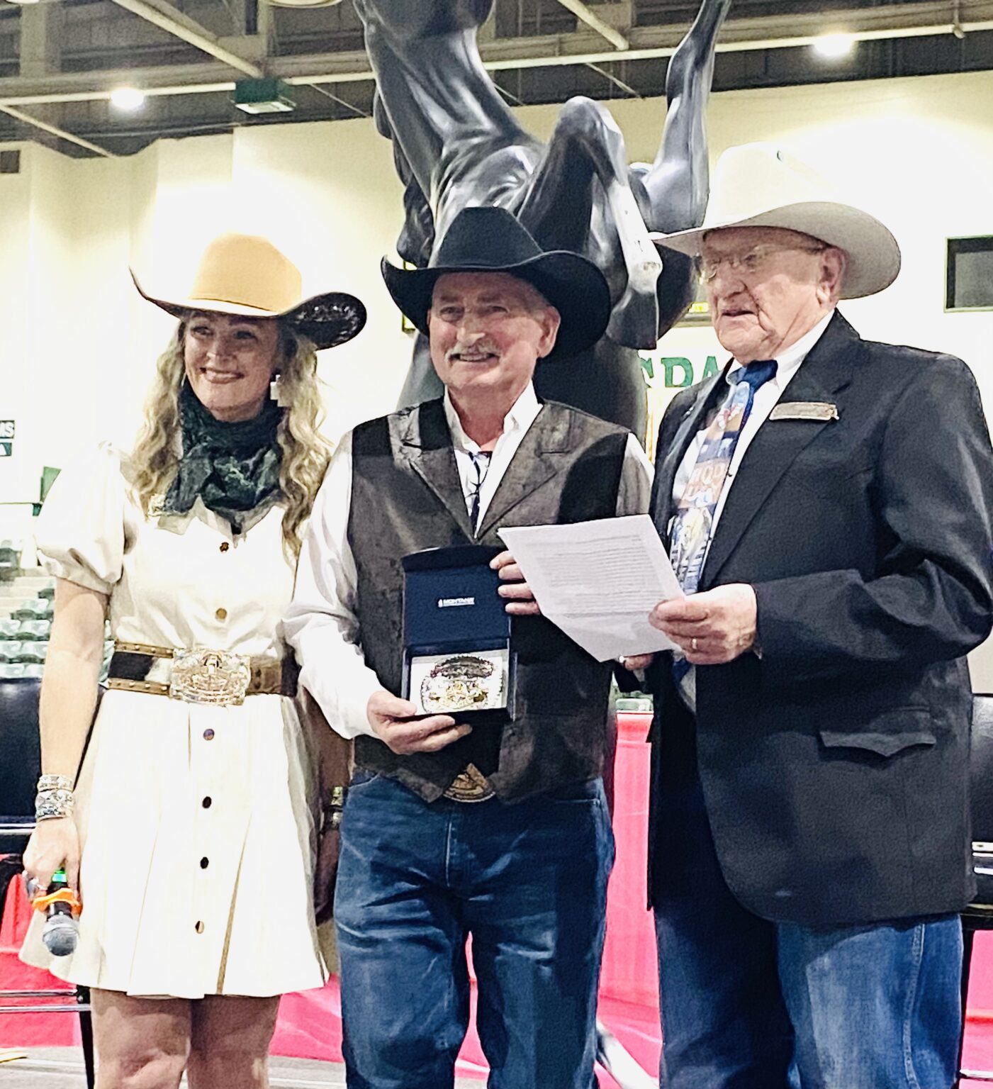 WORLD CHAMPIONS INDUCTED INTO THE RENO RODEO HALL OF FAME - TENN TEXAS