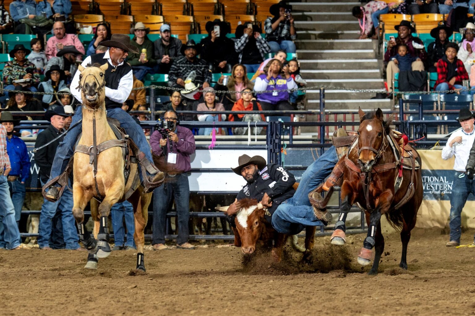 MONDAY NIGHT AT THE NATIONAL WESTERN CELEBRATES HERITAGE TENN TEXAS